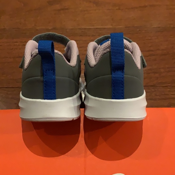 NEW Nike downshifter sneakers 9 - Picture 3 of 5